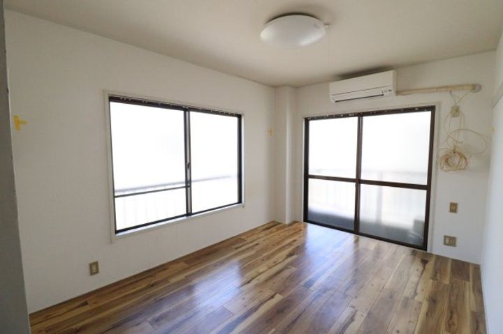 フラワーハイツの居間