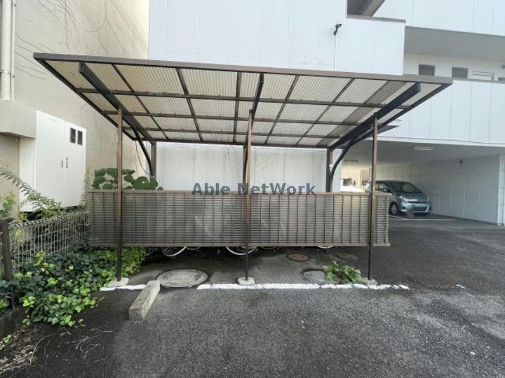 小林ハイツ六軒の地図