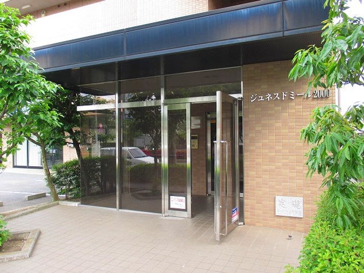 ジュネス・ドミール2000の地図