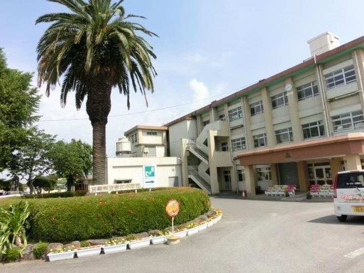 ミオ・アルカサールC棟の周辺