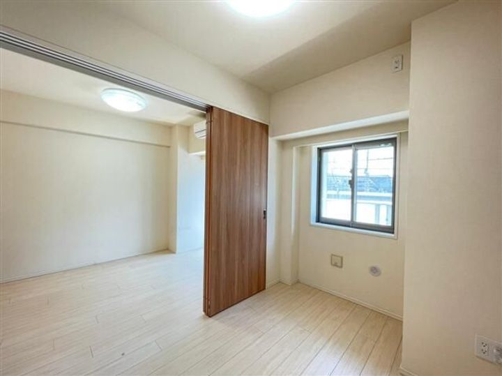 東京都世田谷区松原3(マンション)の賃貸物件の居間