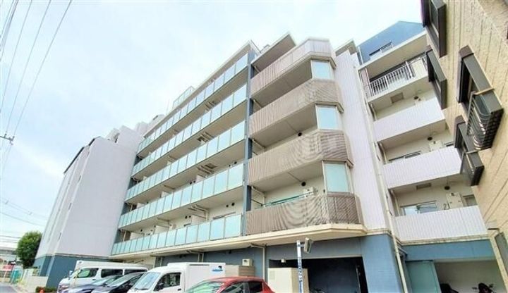 東京都世田谷区松原3(マンション)の賃貸物件の外観