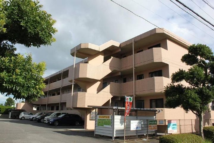 シャルマンKの外観