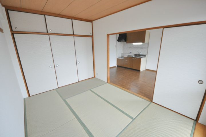 EAST NAGARE(イーストナガレ)の内装