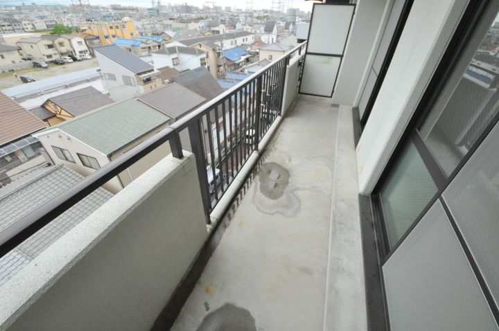 EAST NAGARE(イーストナガレ)の内装