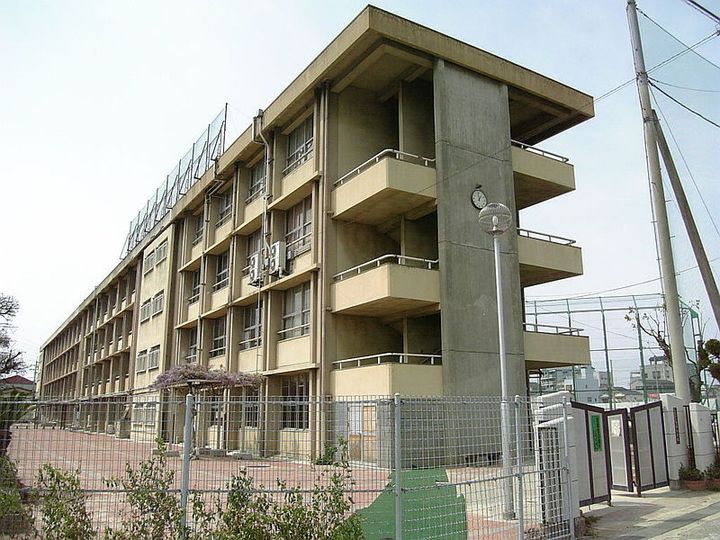 EAST NAGARE(イーストナガレ)の周辺