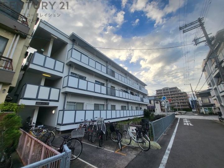 上坂部ハイツA棟の外観