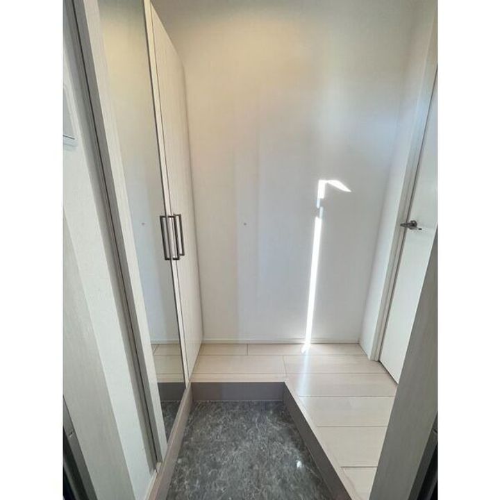 志賀本通ヒルズの玄関