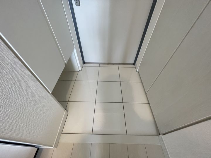 エルスタンザ広瀬通RESIDENCEの玄関