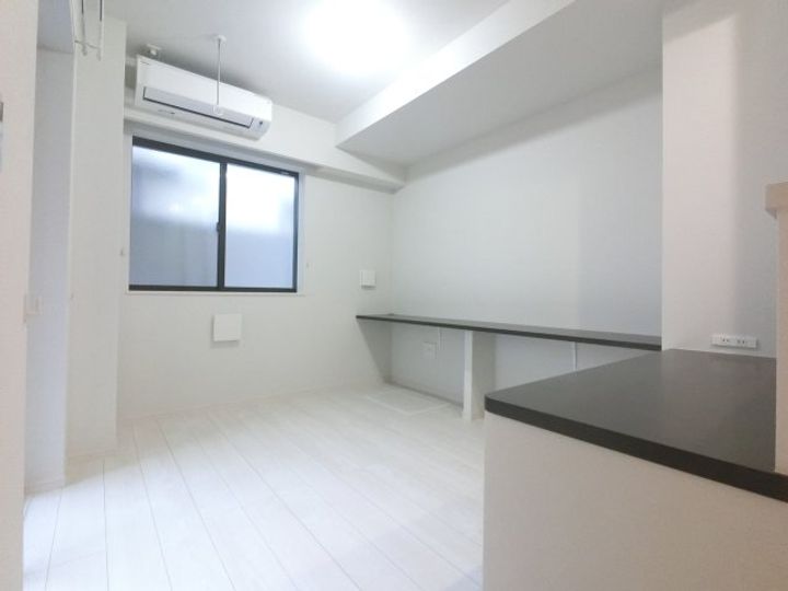 アーバングランデ市川の居間