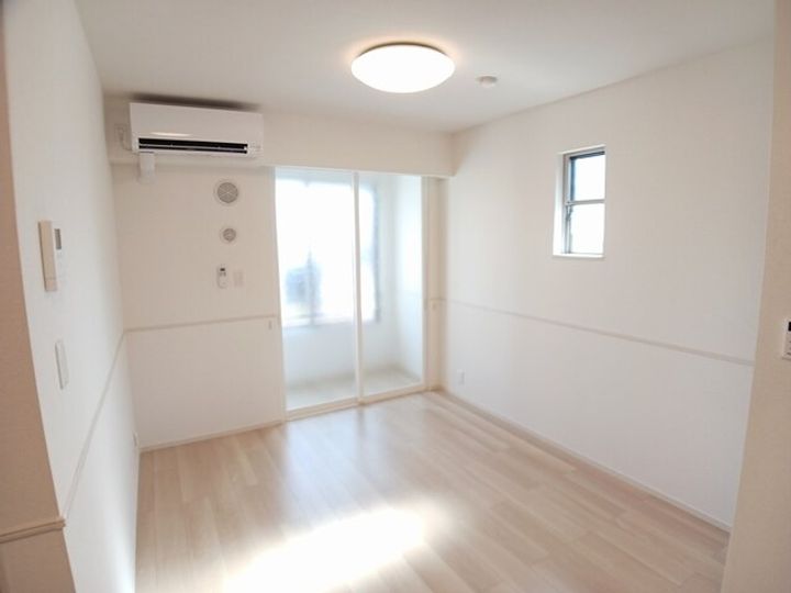 スプリングガーデンの居間