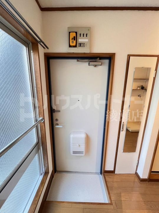 ハラハイツの玄関