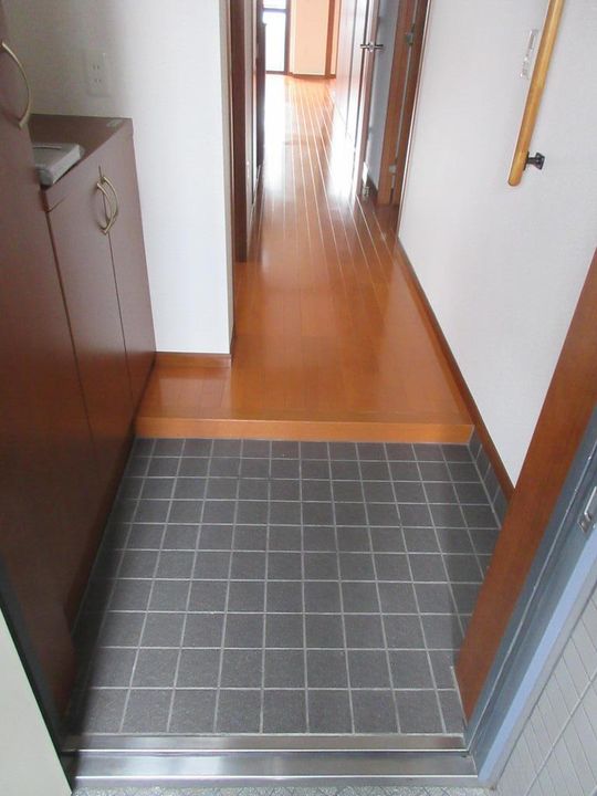 グレースコートEJの玄関