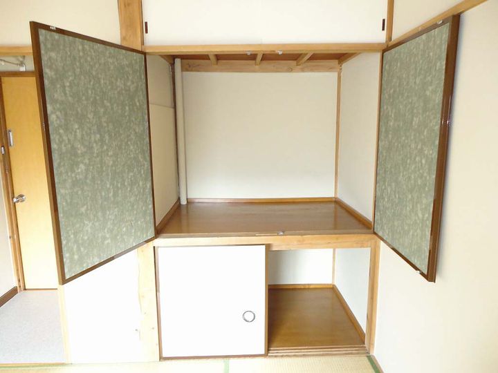 朝比奈荘の内装