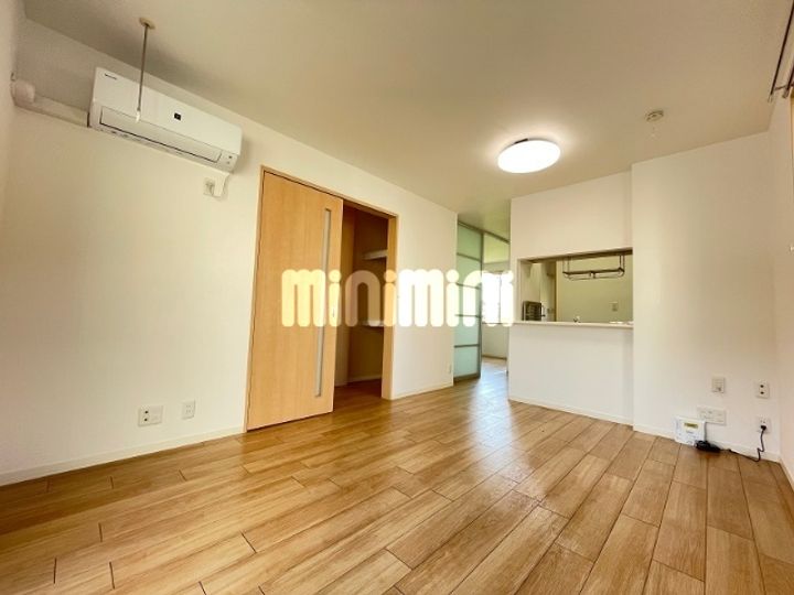 ファミリアエストの居間