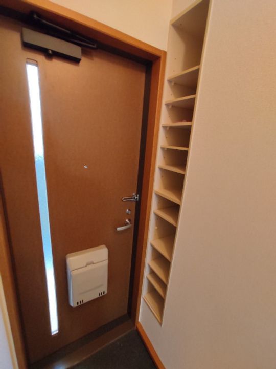 広島県呉市長ノ木町(アパート)の賃貸物件の玄関