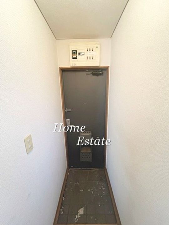 ジュネス白楽の玄関