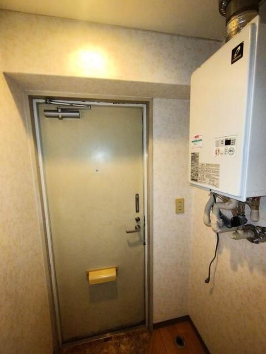 サンジュリア上北沢の玄関