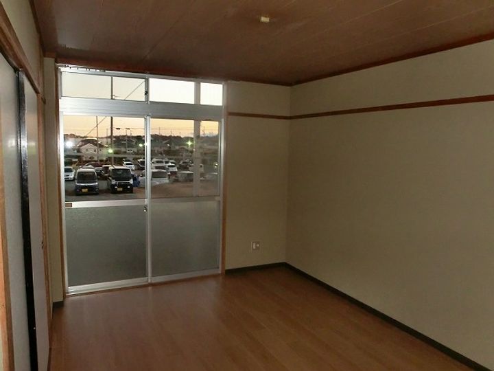 コーポサンライズの居間