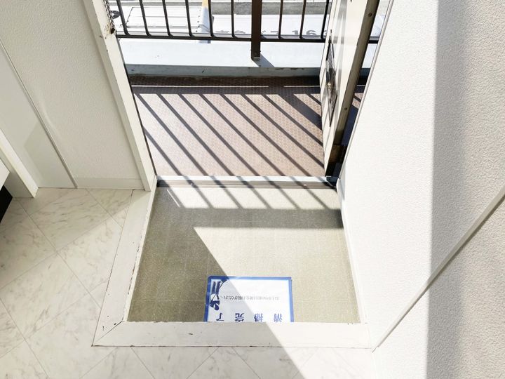 棚橋1号館の玄関