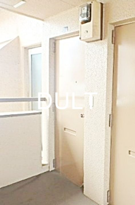 東京都北区東十条4(マンション)の賃貸物件の玄関