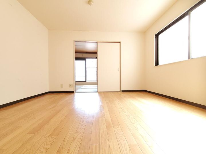 スポール南住吉の居間