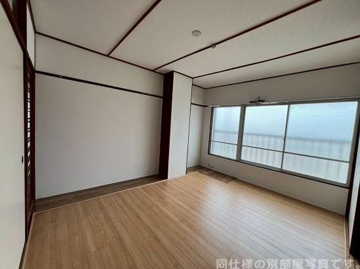 岩尾マンションの居間