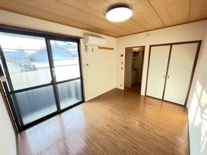 メゾンIIの居間