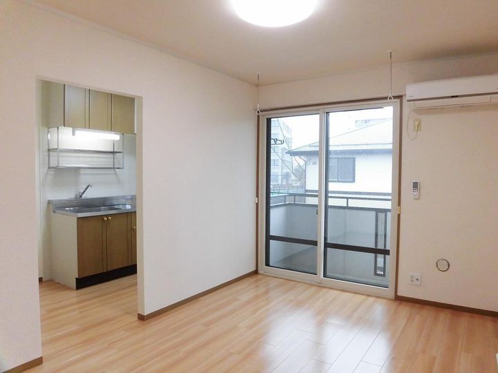 リバティ中川口Aの居間