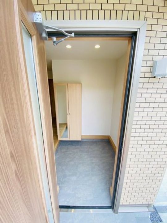 千葉県千葉市稲毛区園生町(一戸建)の賃貸物件の玄関