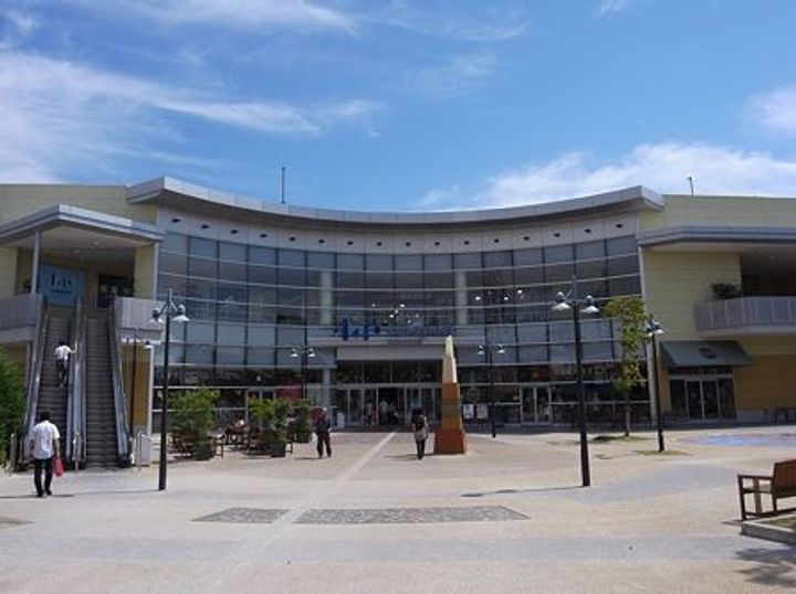 コート・サラIIの周辺