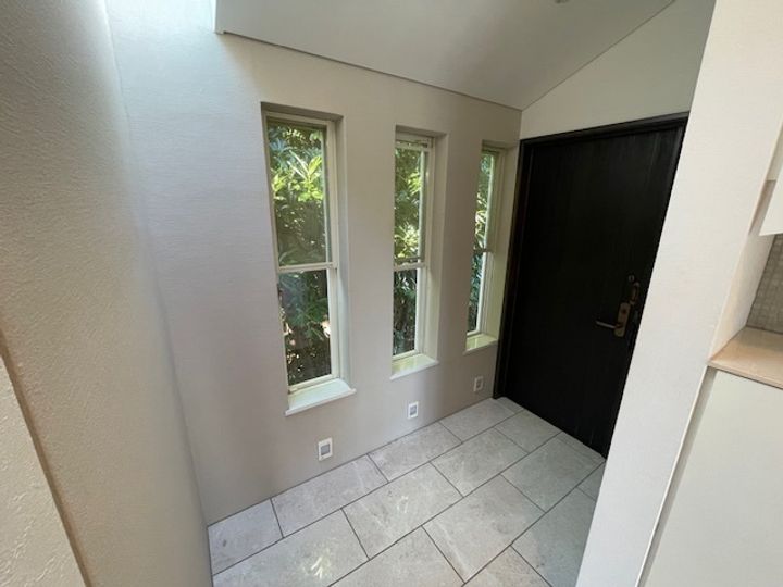 神奈川県横浜市中区山手町(一戸建)の賃貸物件の玄関