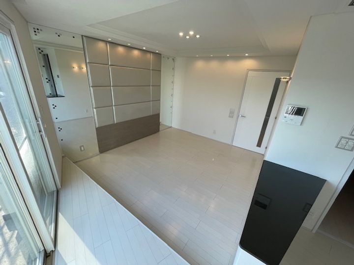 神奈川県横浜市中区山手町(一戸建)の賃貸物件の居間