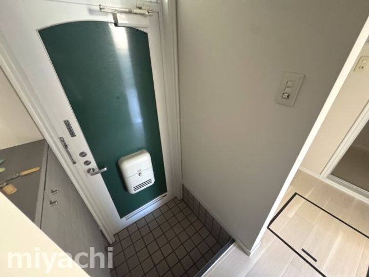 徳島県徳島市応神町古川字戎子野(アパート)の賃貸物件の玄関