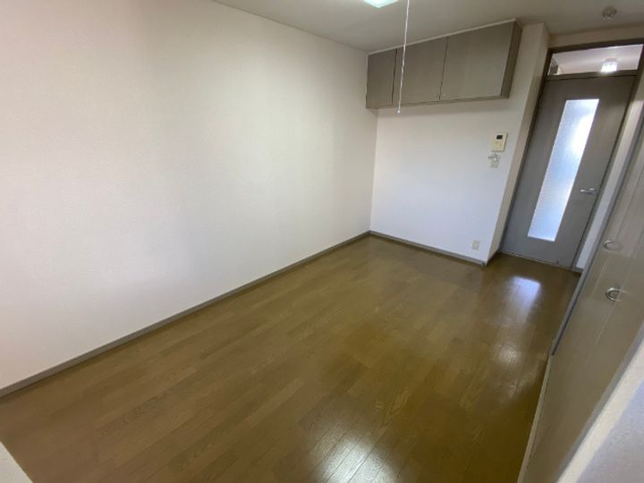 ロワール湘南E棟の居間