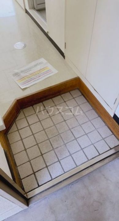 アメニティコウヤマ第8ガーデンの玄関