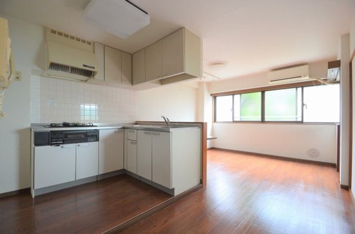 ’90ninety-3行田のキッチン