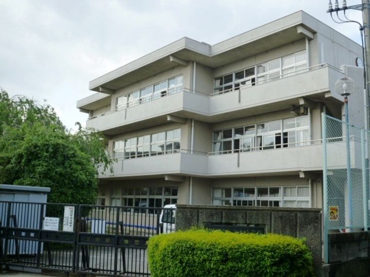 ビューティフル・ヒルA棟の周辺