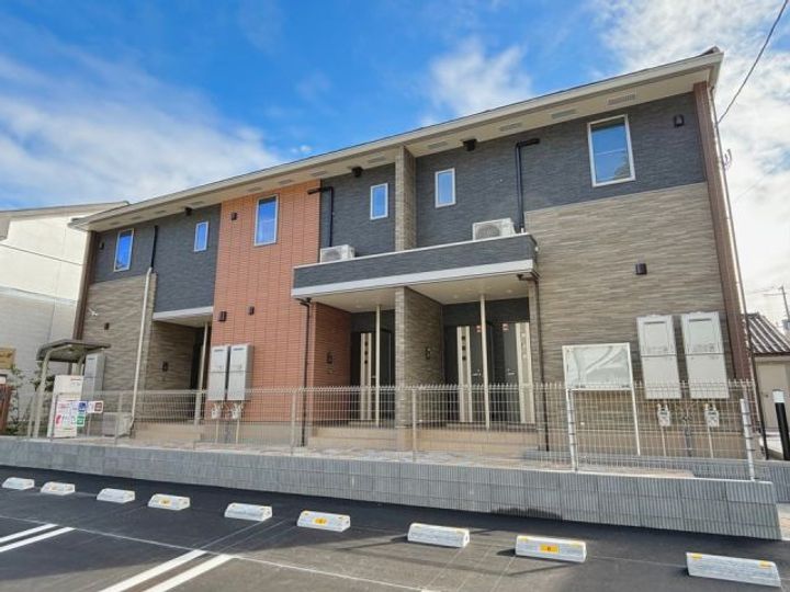 シャルマン松ヶ丘の外観