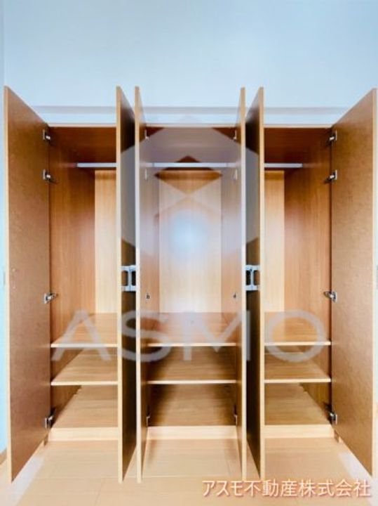 リーガル岡崎橋の内装