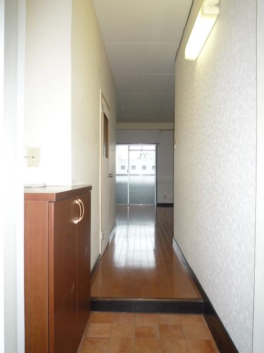 MDIマンションの玄関