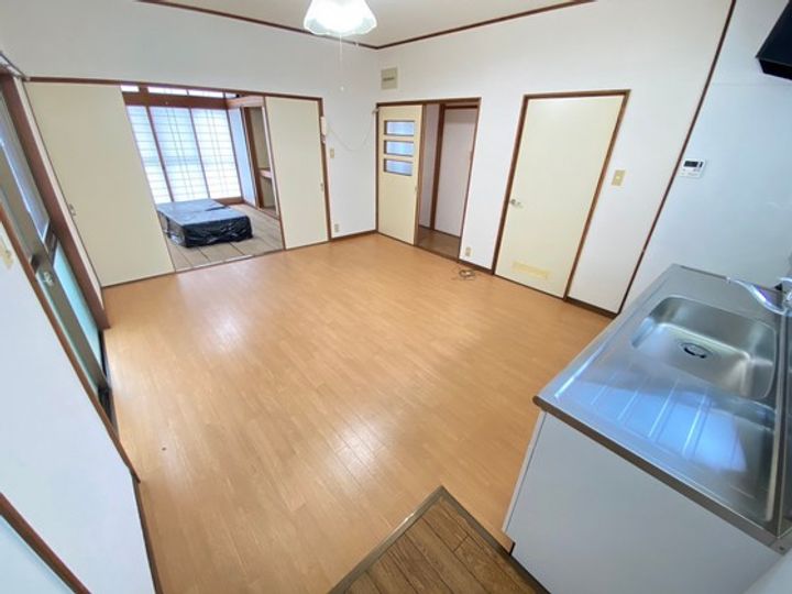 広島県広島市安佐南区緑井2(一戸建)の賃貸物件の居間