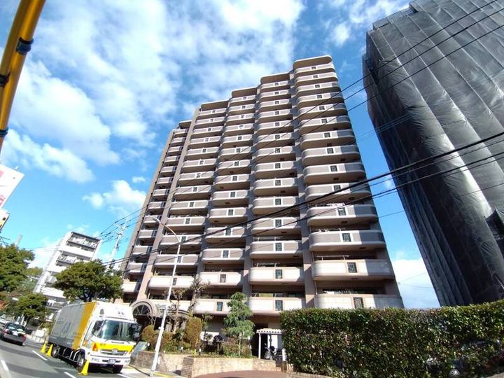 アーバンパレス天神南ハートランドタワーA棟の外観