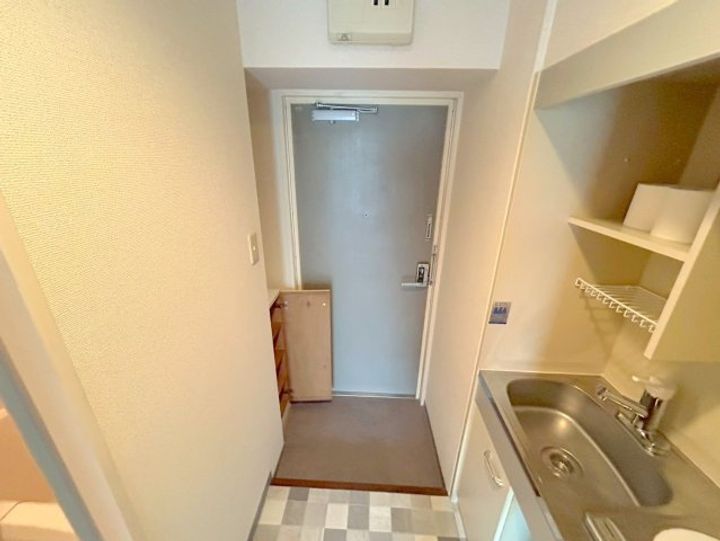 ジュネス新大阪の玄関