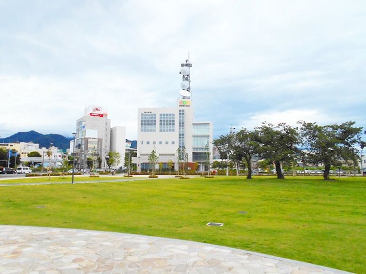 ベルトゥール東口の周辺