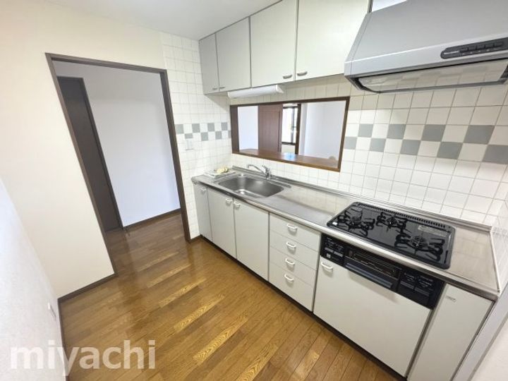 徳島県徳島市北田宮2(マンション)の賃貸物件のキッチン