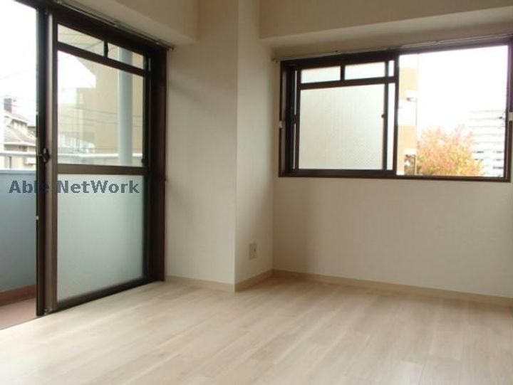 オーシャン50日進駅前の内装