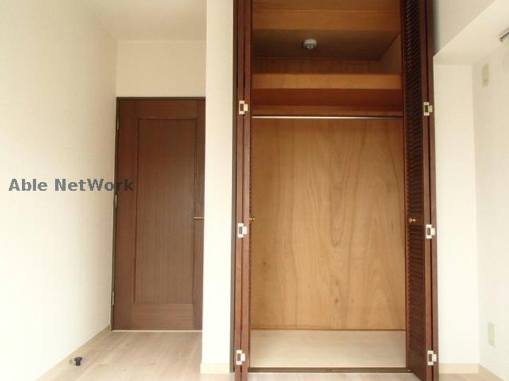 オーシャン50日進駅前の内装