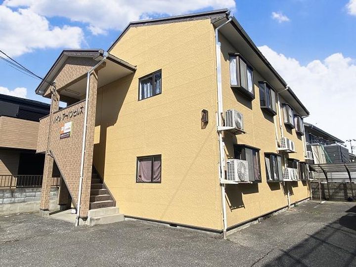 ハイツアーバンヒルズの外観