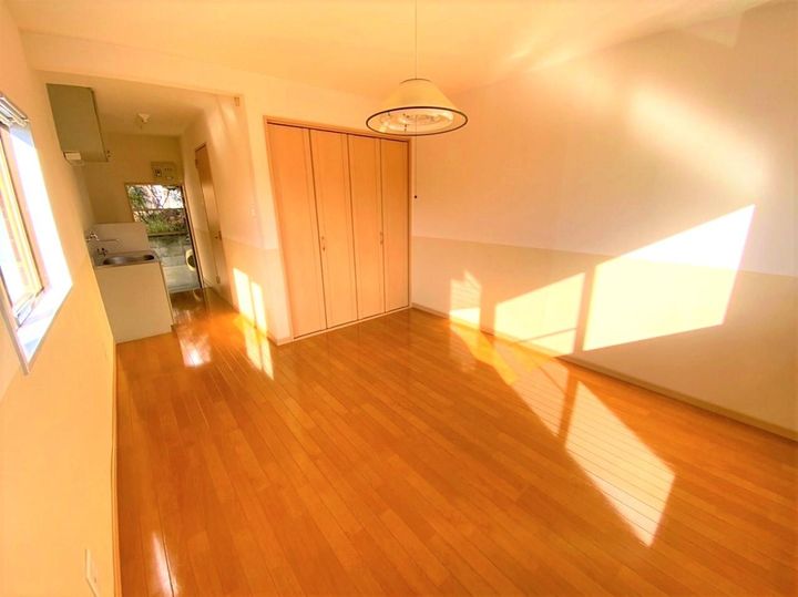 ハイツアーバンヒルズの居間